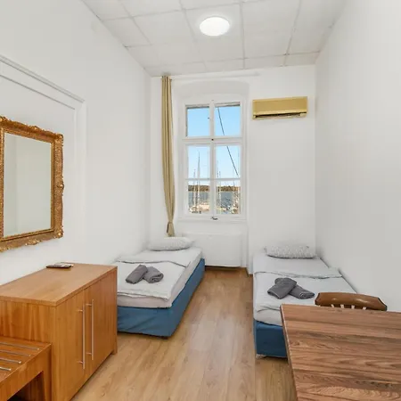 Albergue L&g In , Private & Beautiful Sea View *