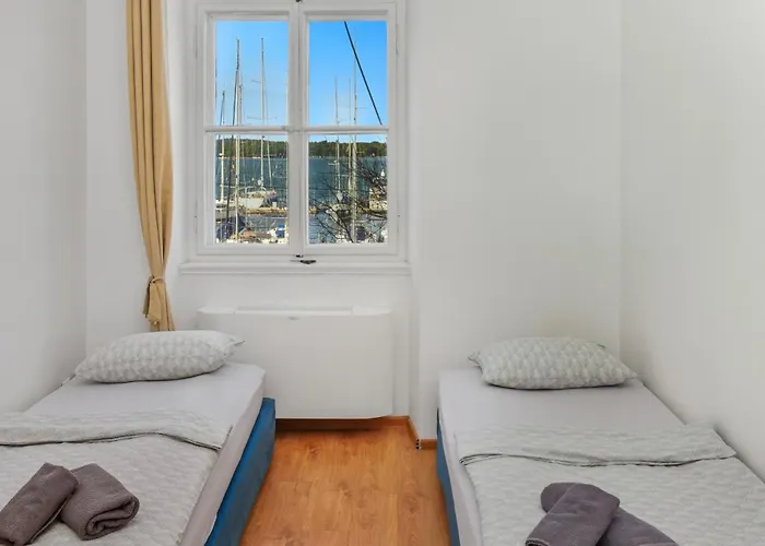 L&g In , Private & Beautiful Sea View Hostel