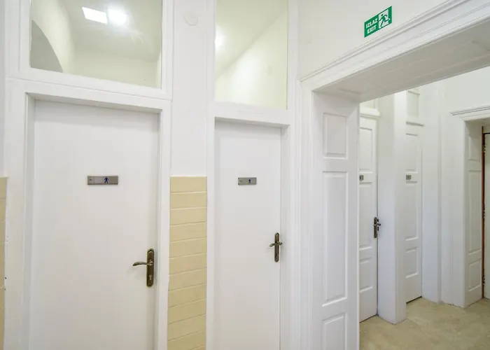 L&g In , Private & Beautiful Sea View Hostel Pula