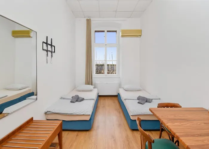 L&g In , Private & Beautiful Sea View Hostel *