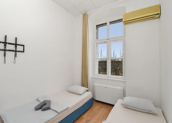 Hostel L&g In , Private & Beautiful Sea View