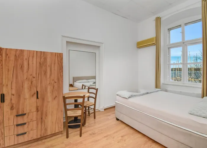 L&g In , Private & Beautiful Sea View