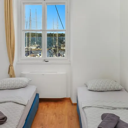 L&g In , Private & Beautiful Sea View Hostel