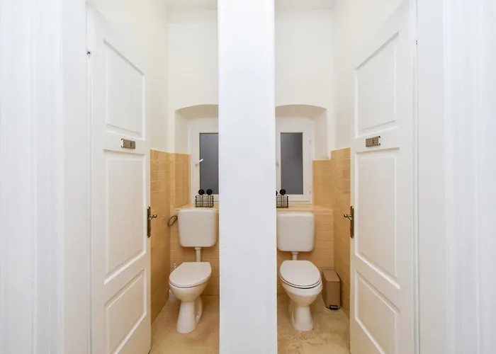 Hostel L&g In , Private & Beautiful Sea View *