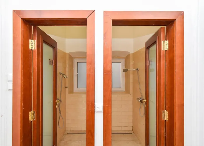 Hostel L&g In , Private & Beautiful Sea View Pula