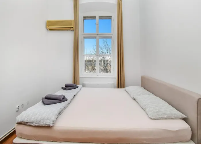 Hostel L&g In , Private & Beautiful Sea View Pula