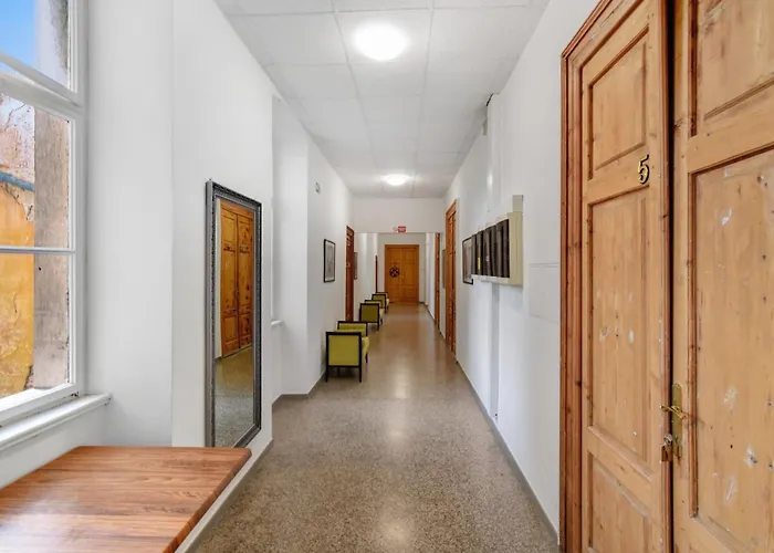 Hostel L&g In , Private & Beautiful Sea View Pula