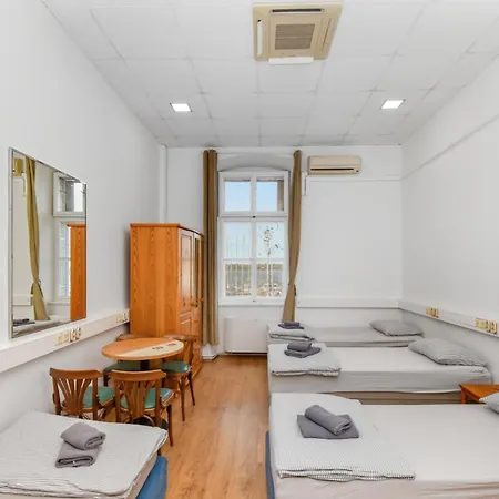 Hostel L&g In , Private & Beautiful Sea View *